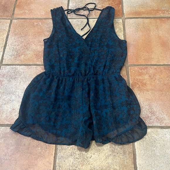 ASTR ROMPER MEDIUM - Picture 1 of 5